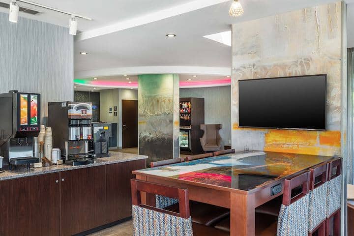 Breakfast area