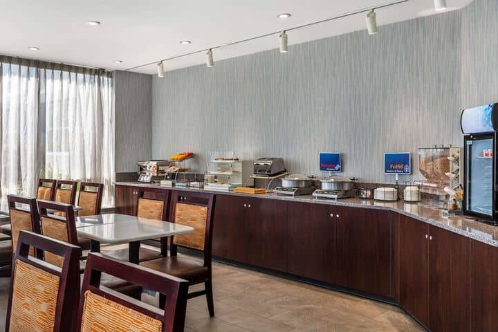 Breakfast area